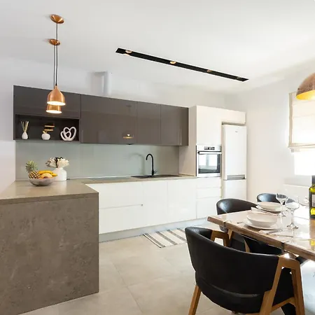 Apartment Island Breeze Oasis By Belmont Realty *