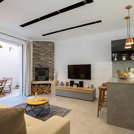 Island Breeze Oasis By Belmont Realty * Vela Luka