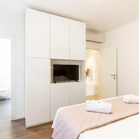 Apartment Island Breeze Oasis By Belmont Realty *
