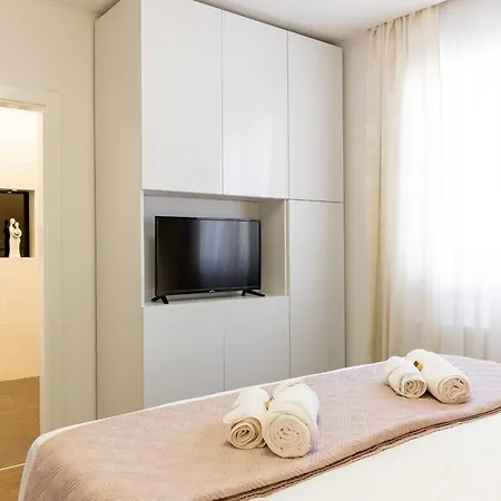 Apartment Island Breeze Oasis By Belmont Realty