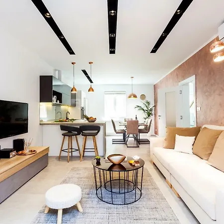 Zora Apartment