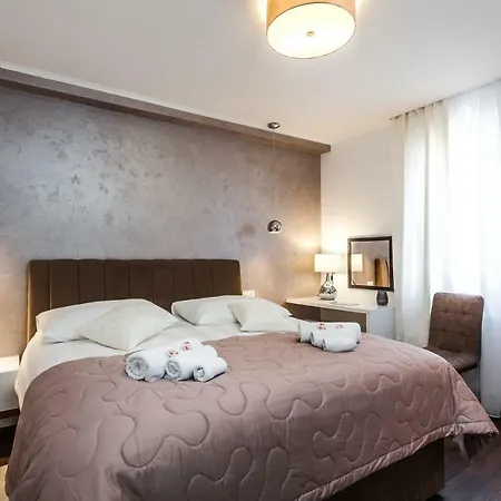 Zora Apartment *
