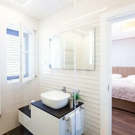 Zora Apartment *